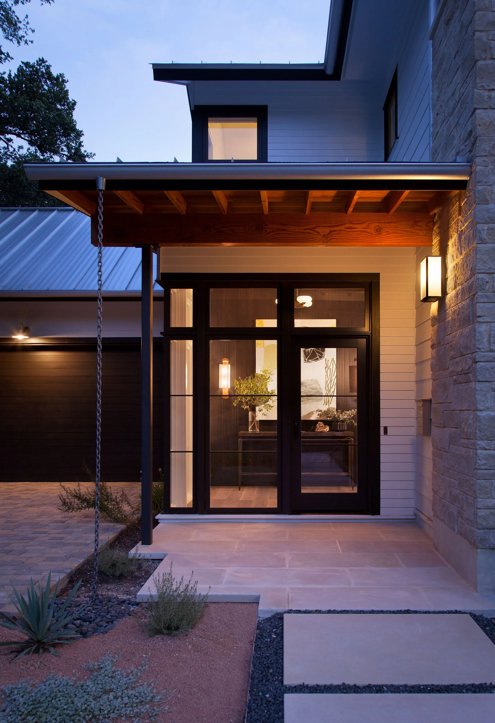  Entry exterior of the Deep Eddy modern bungalow, Austin, designed by Mark Cravotta. 