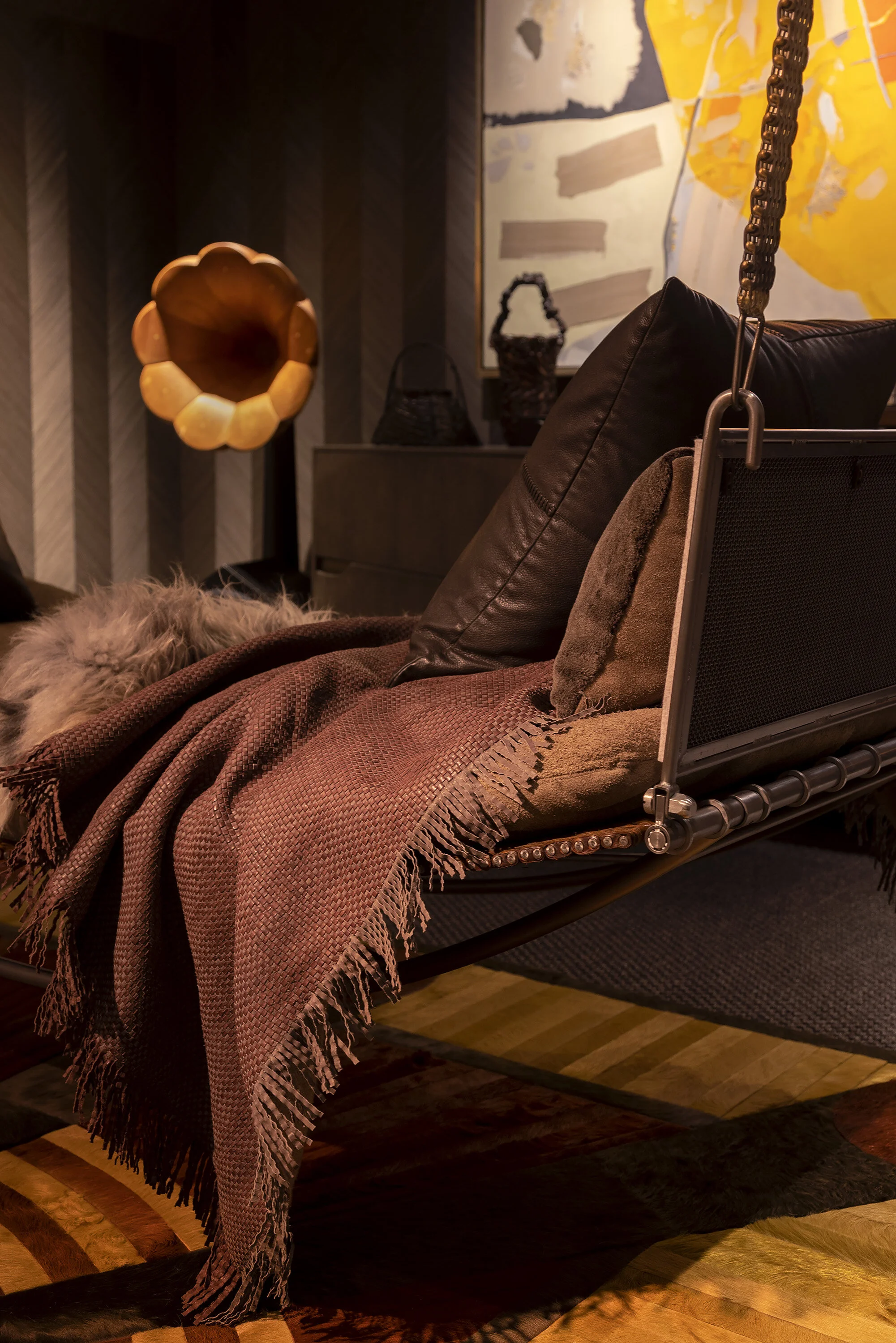  Detail of the suspended swing bed in the Kips Bay listening room by Cravotta Interiors. 