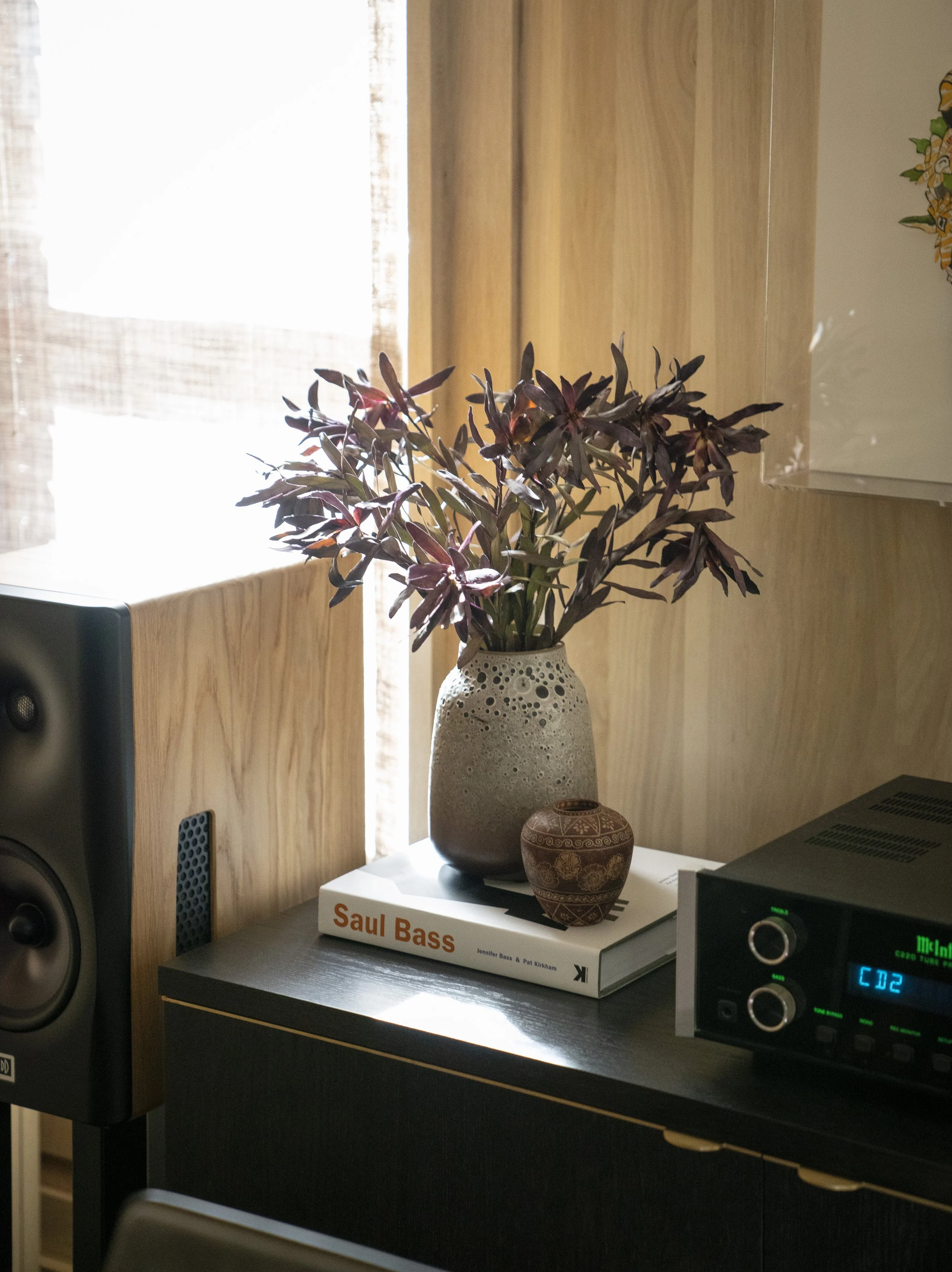 Hi-fi stereo setup in the oak-paneled Boulevard Oaks library office by Cravotta Interiors. 